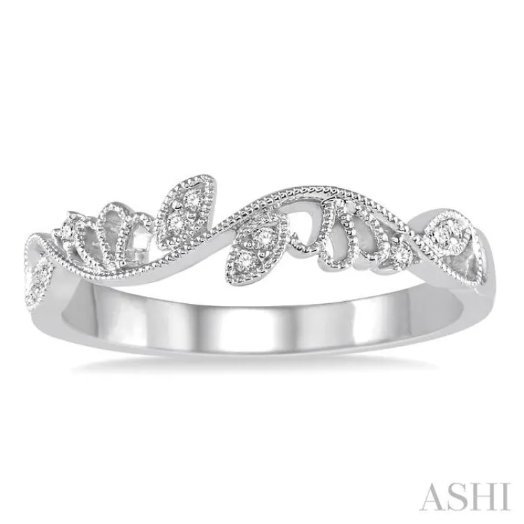 1/20 Ctw Round Diamond Wedding Band in 14K White Gold