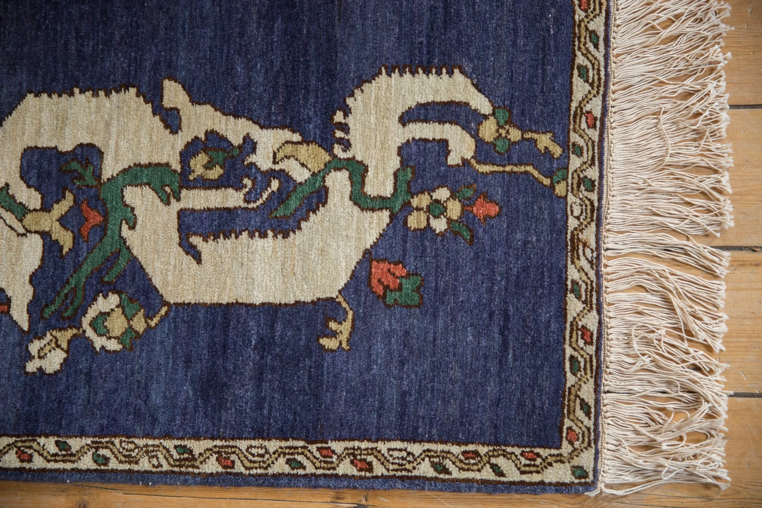 2x2.5 Vintage Pictorial Armenian Dragon Design Square Rug Mat