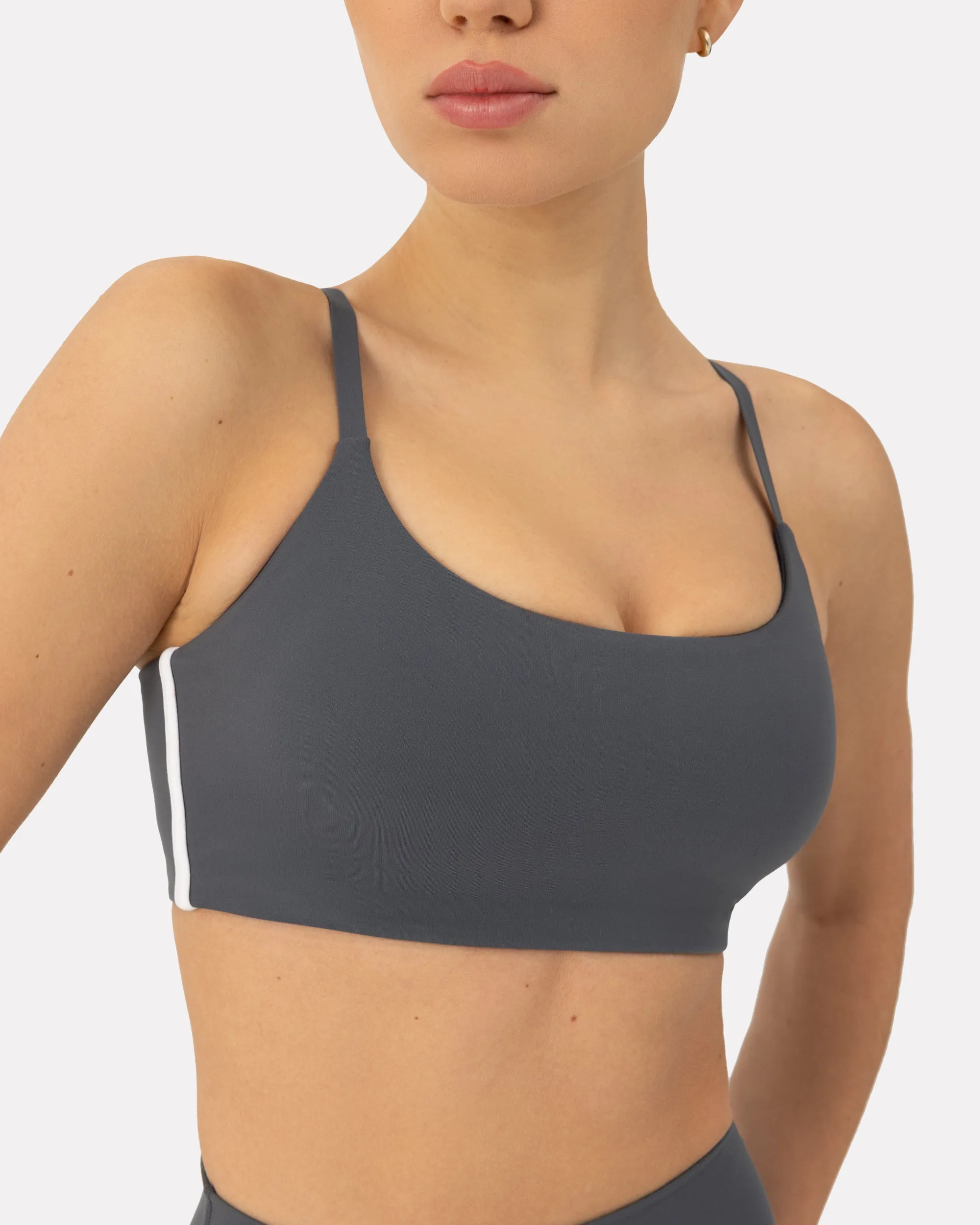 Athleisure Contrast Scoop Medium-Support Sports Bra