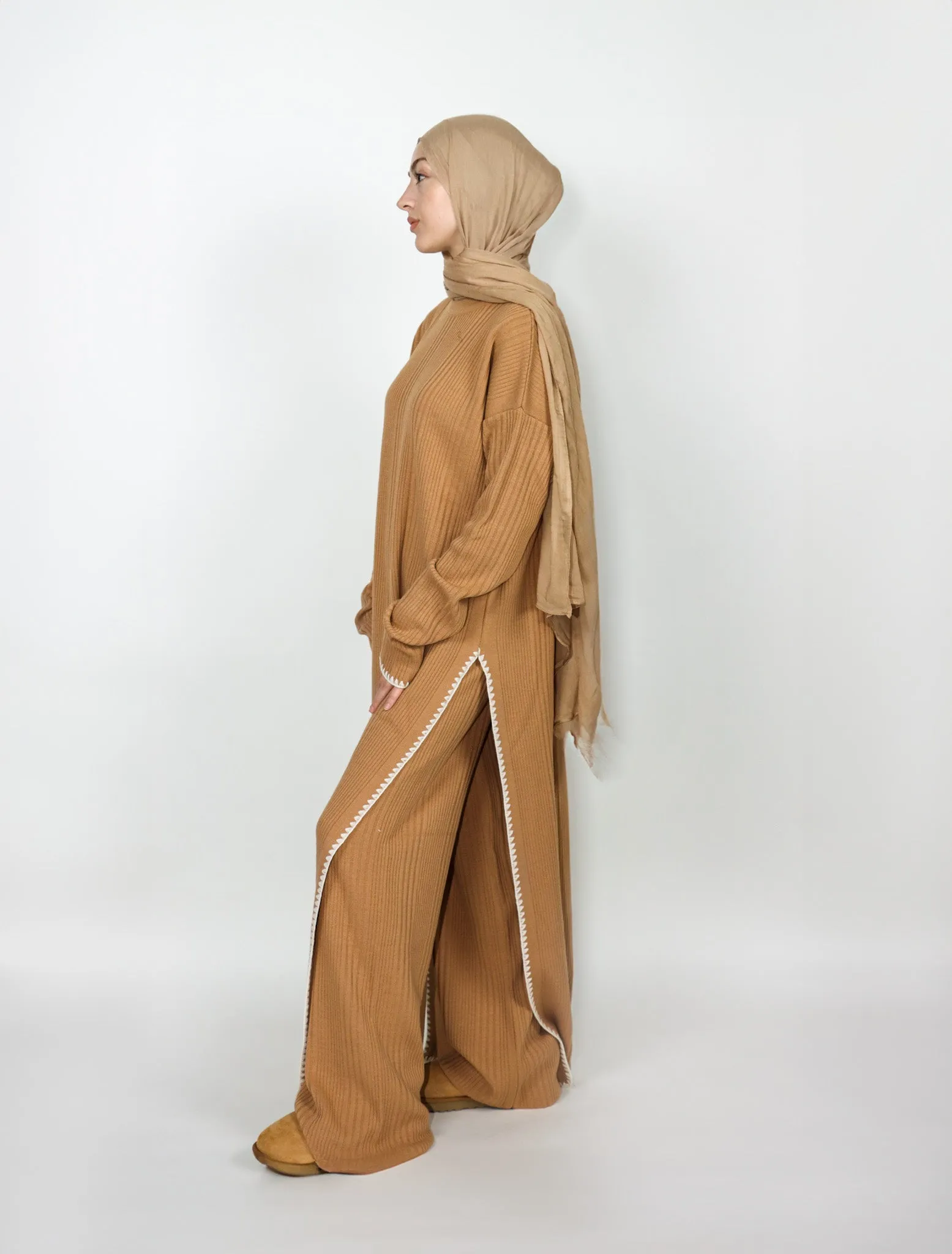 Border Slit Knit Set - Camel
