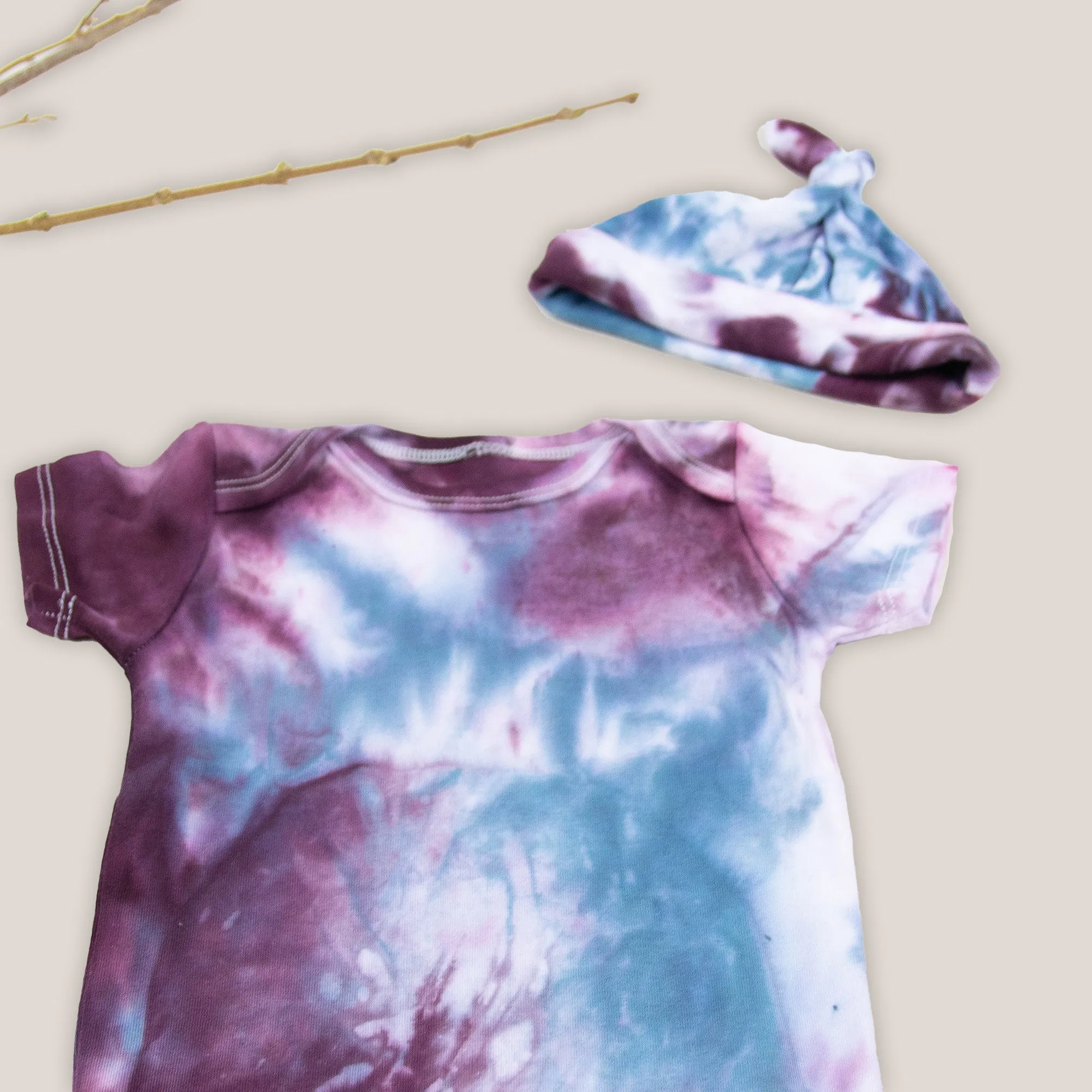 Faye Organic Tie Dye Baby Bodysuit   Hat