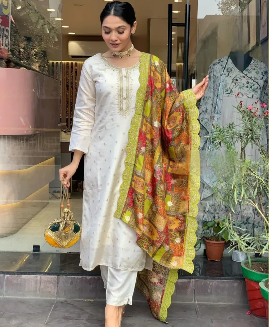 FRILLFIT Women Embellished Straight Kurta Set