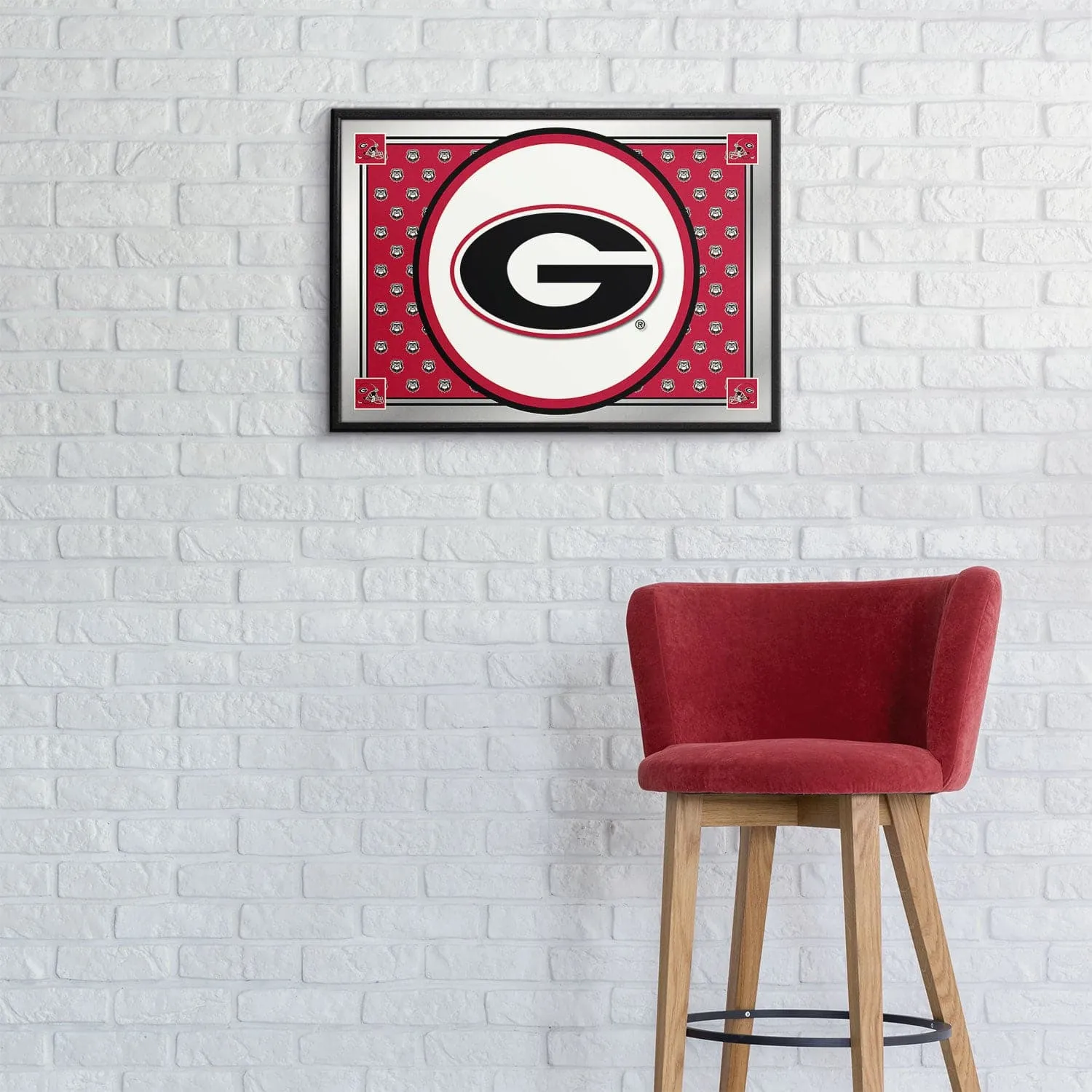 Georgia Bulldogs: Team Spirit - Framed Mirrored Wall Sign