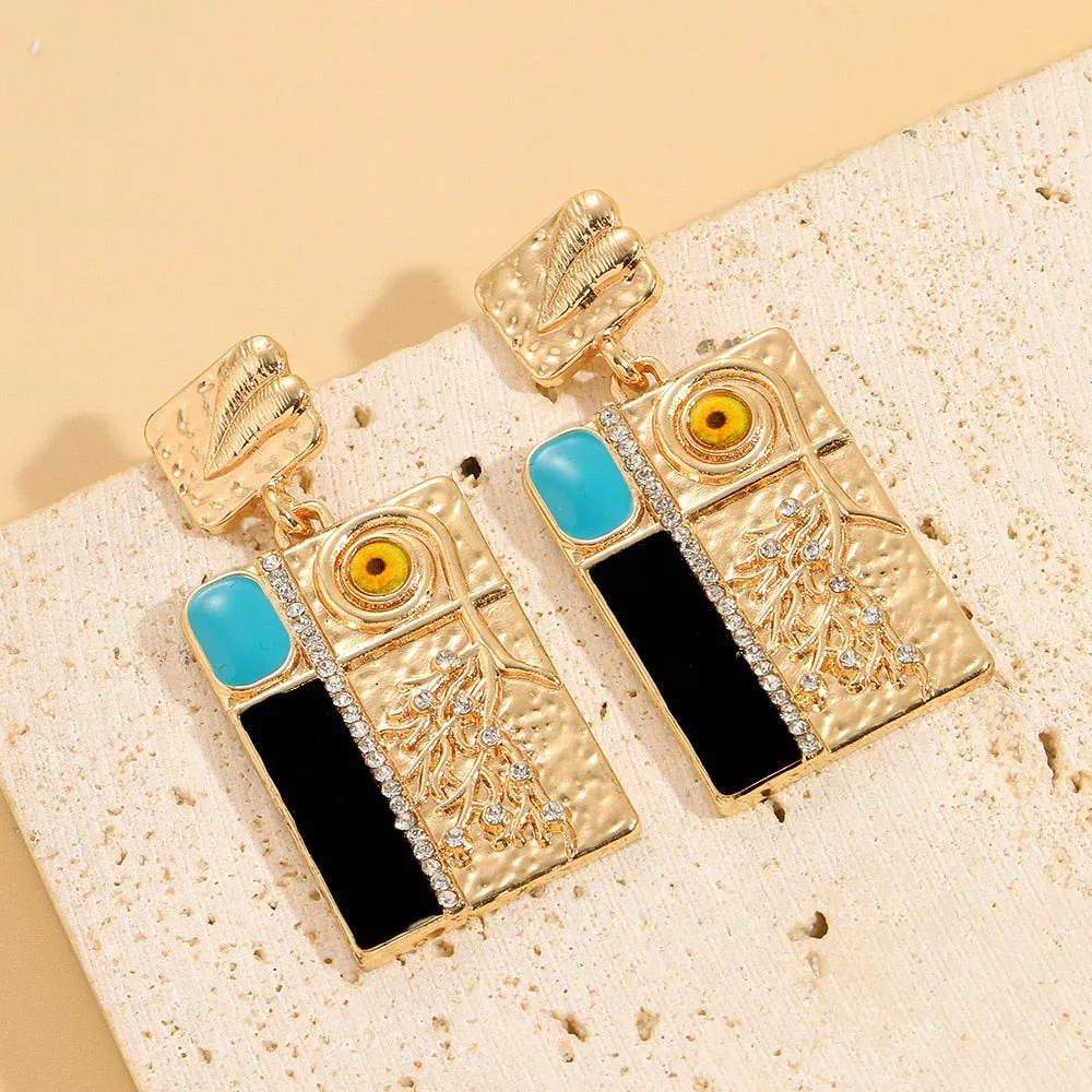 Golden Retro Rectangle Dangle Earrings: A Vintage Statement of Ethereal Charm