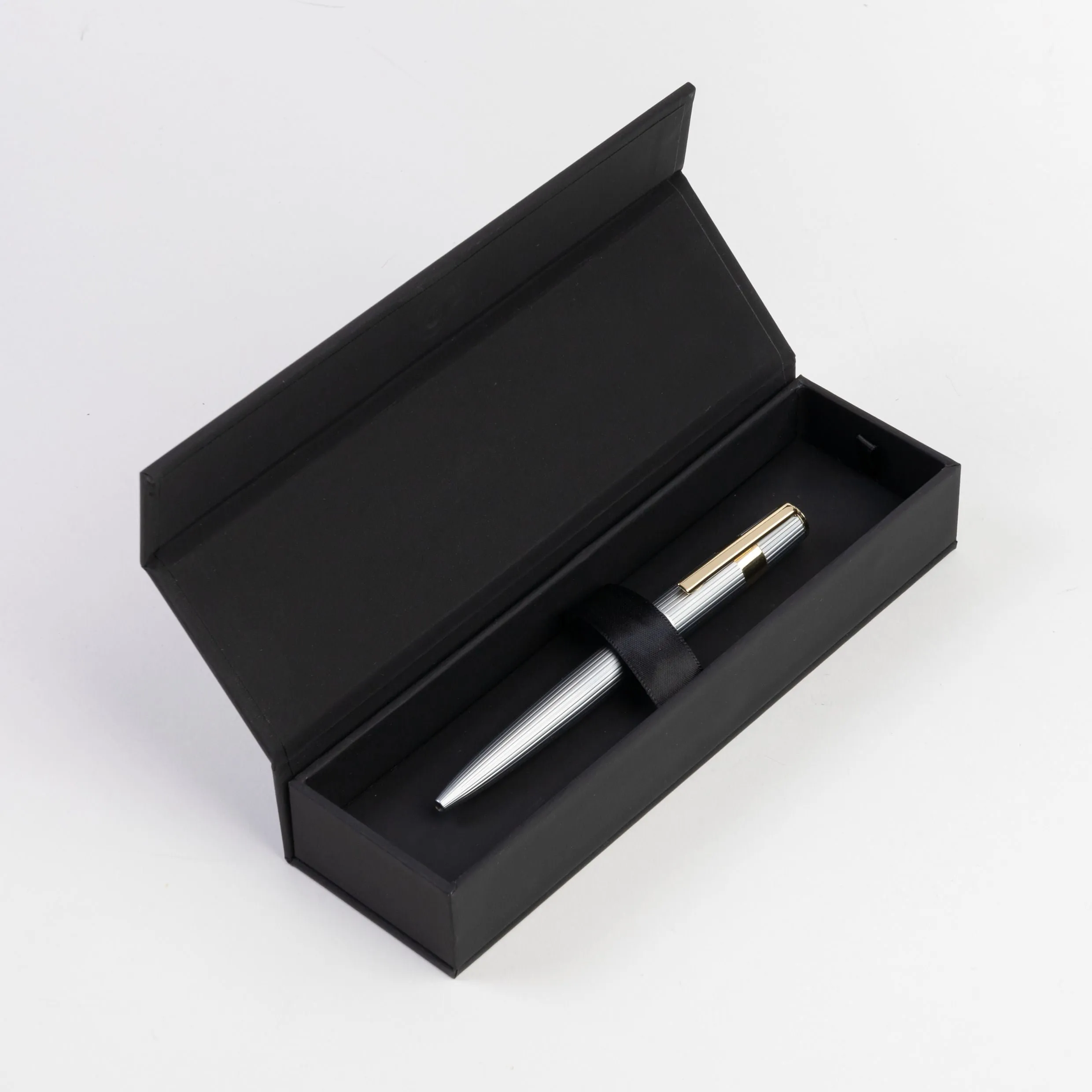 HUGO BOSS HSV2854B-Ballpoint pen Gear Pinstripe Silver / Gold