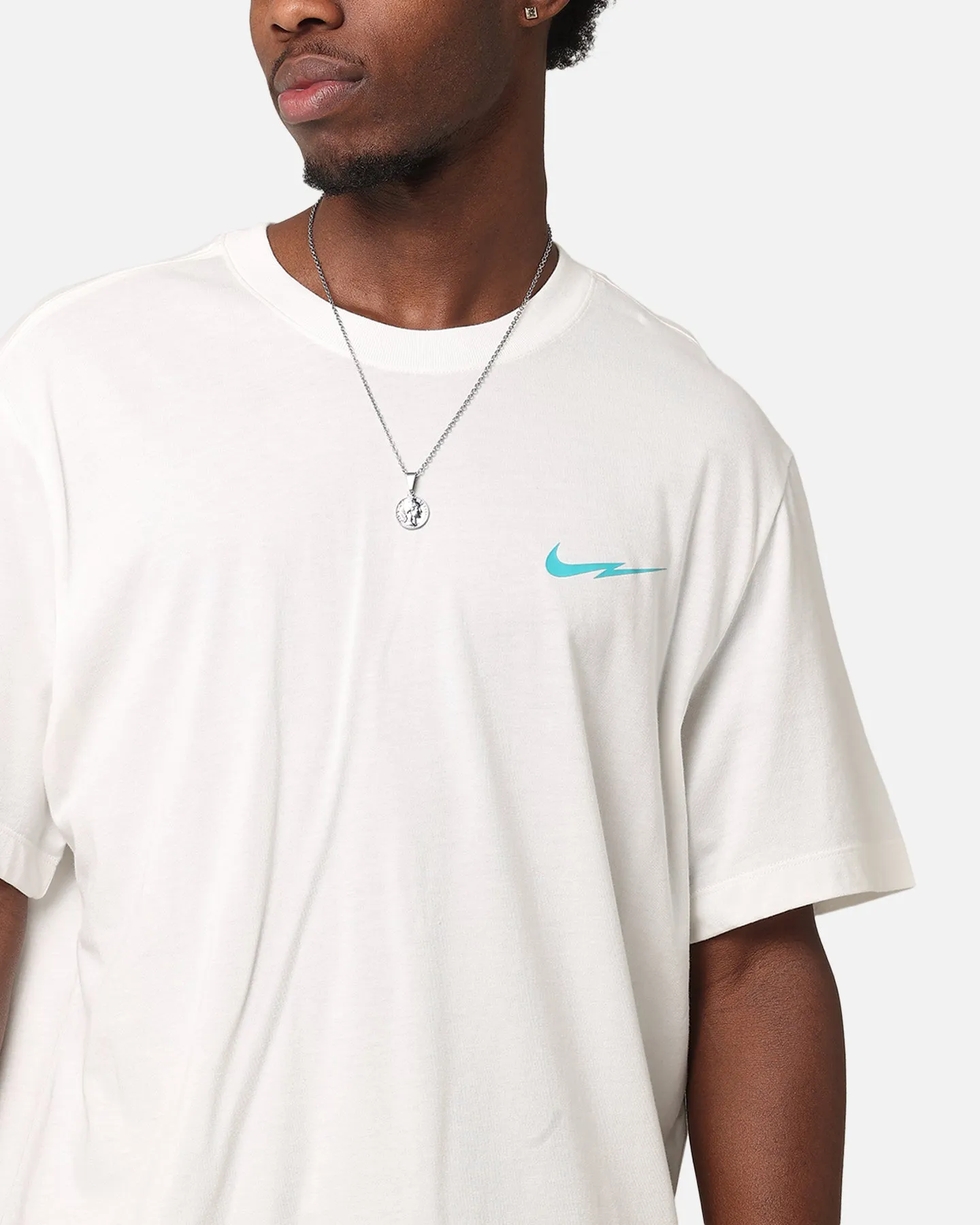 Nike Sportswear Essential Club T-Shirt Sail