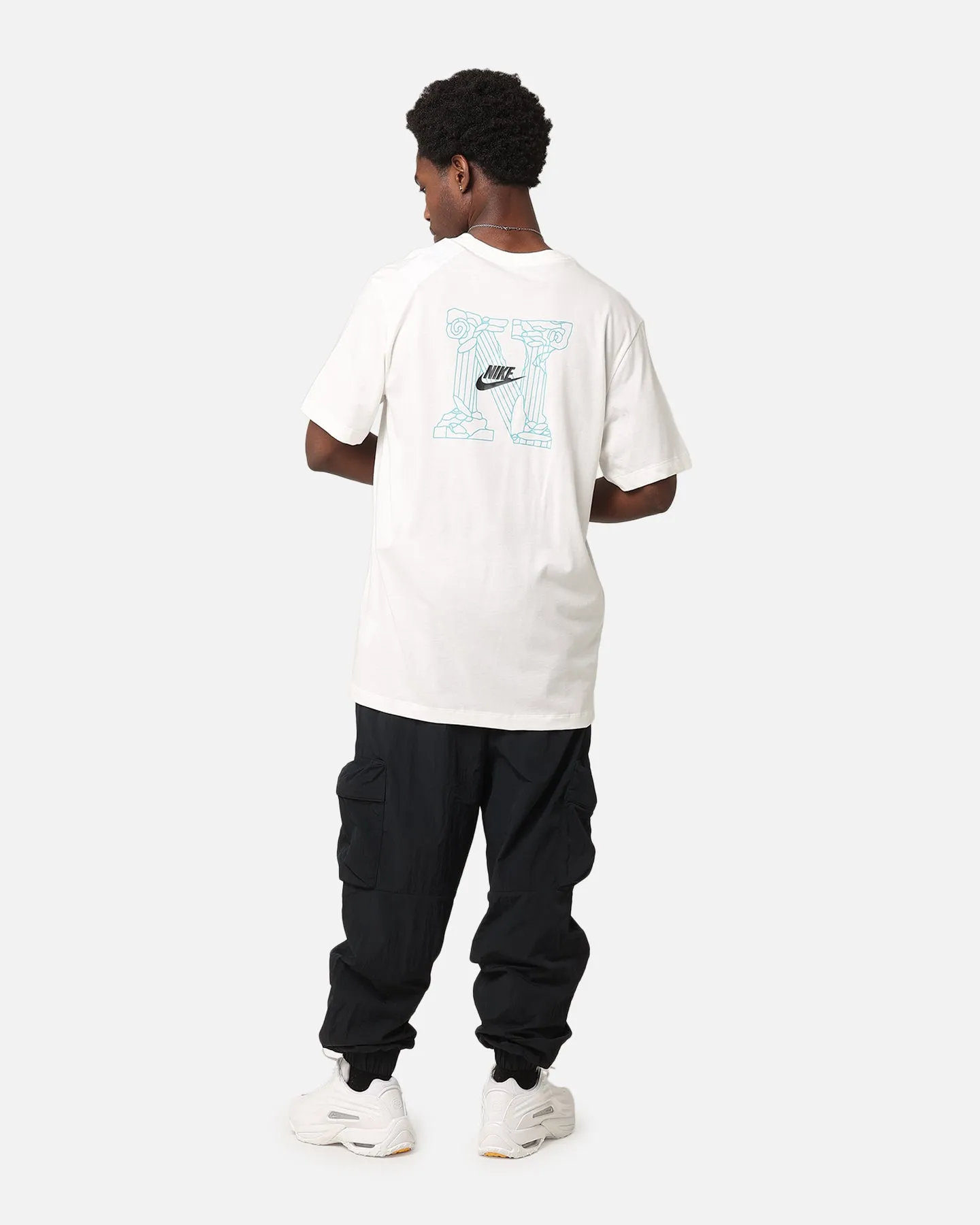 Nike Sportswear Essential Club T-Shirt Sail