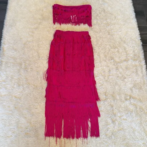 NWT Showpo Amalee Two Piece Fringe Set in Pink - Size 4