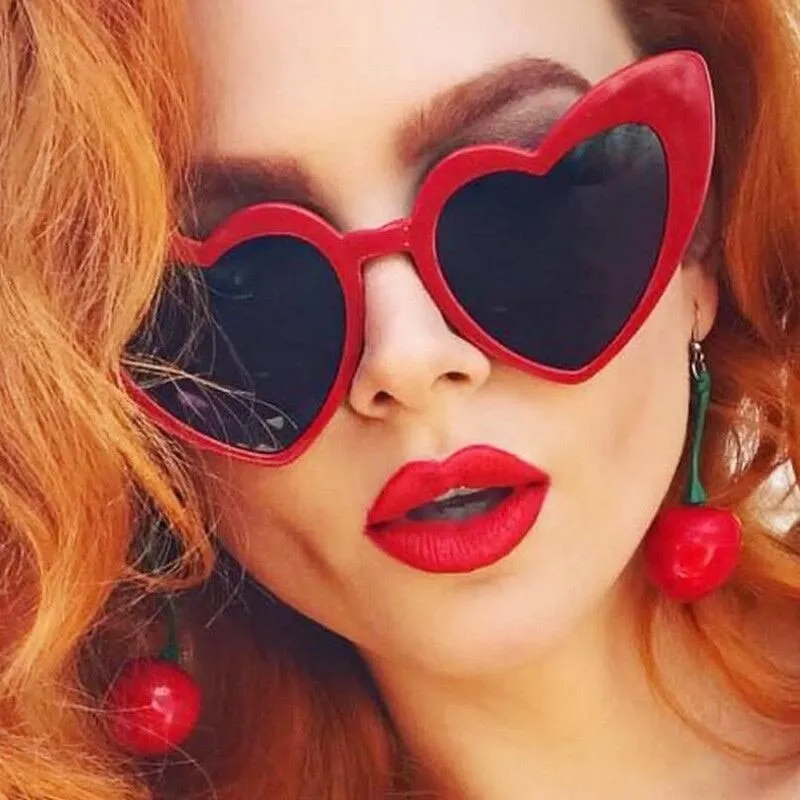 Retro Romance: Vintage Heart Shaped Sunglasses