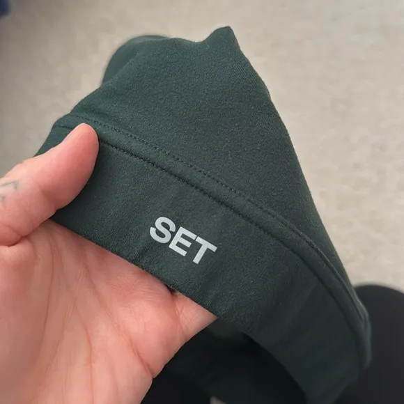 Set Active dark green sports bra