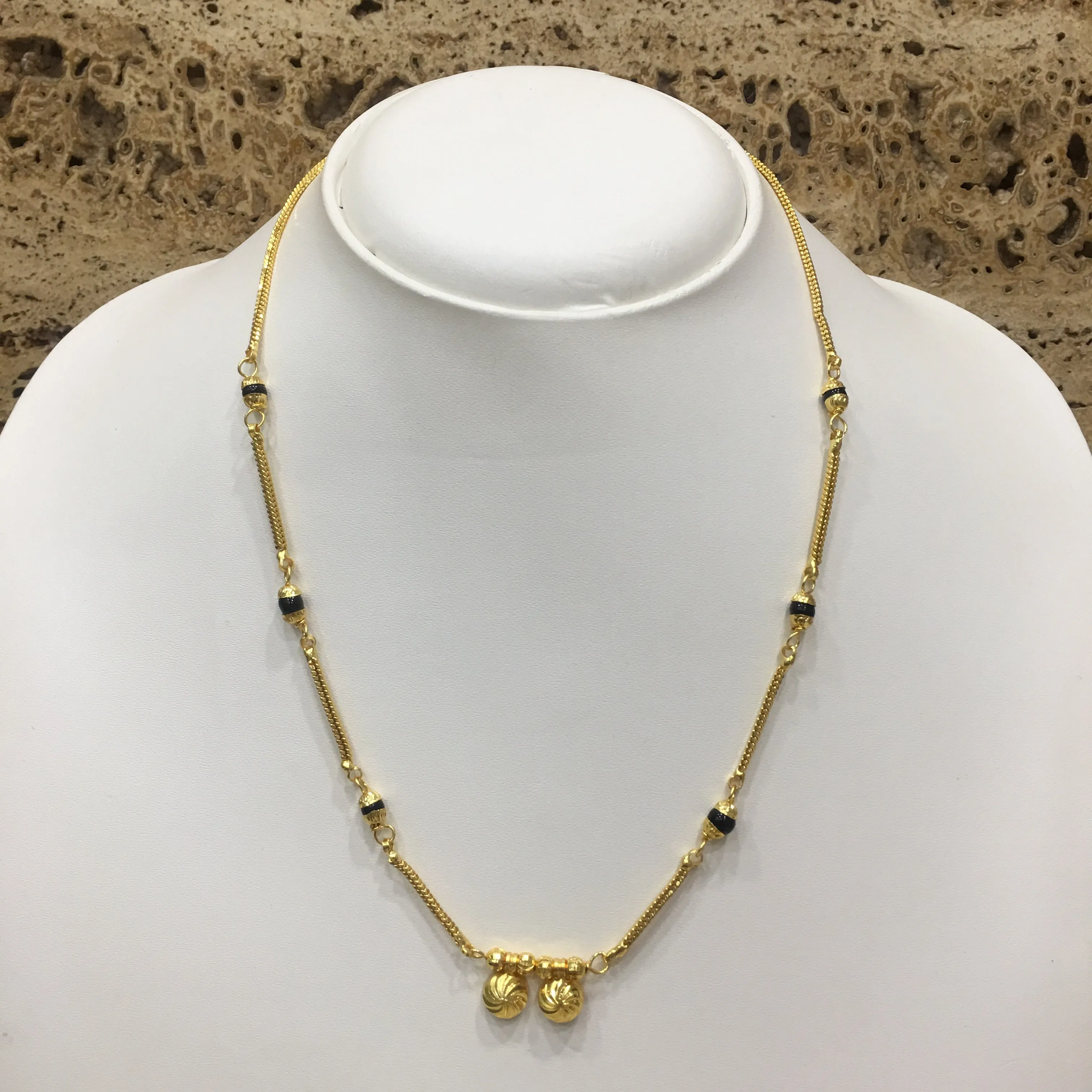 Short Mangalsutra Designs Gold Plated Latest 2 Vati Pendant Single Line Gold Chain Mangalsutra