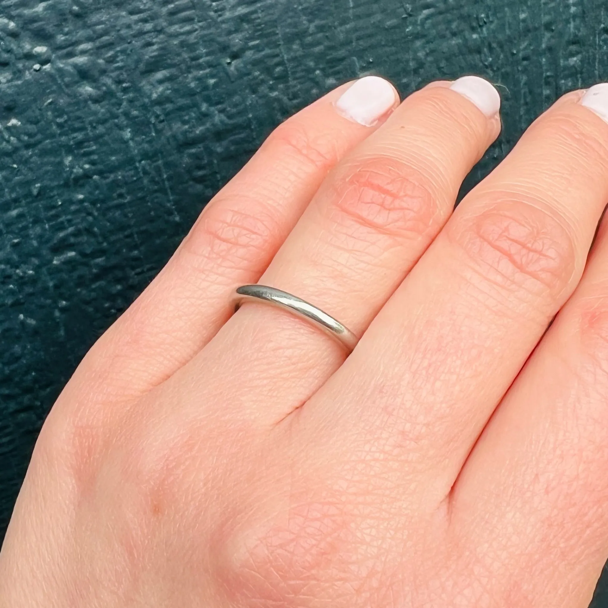 Slim & Curvy Platinum Wedding Band