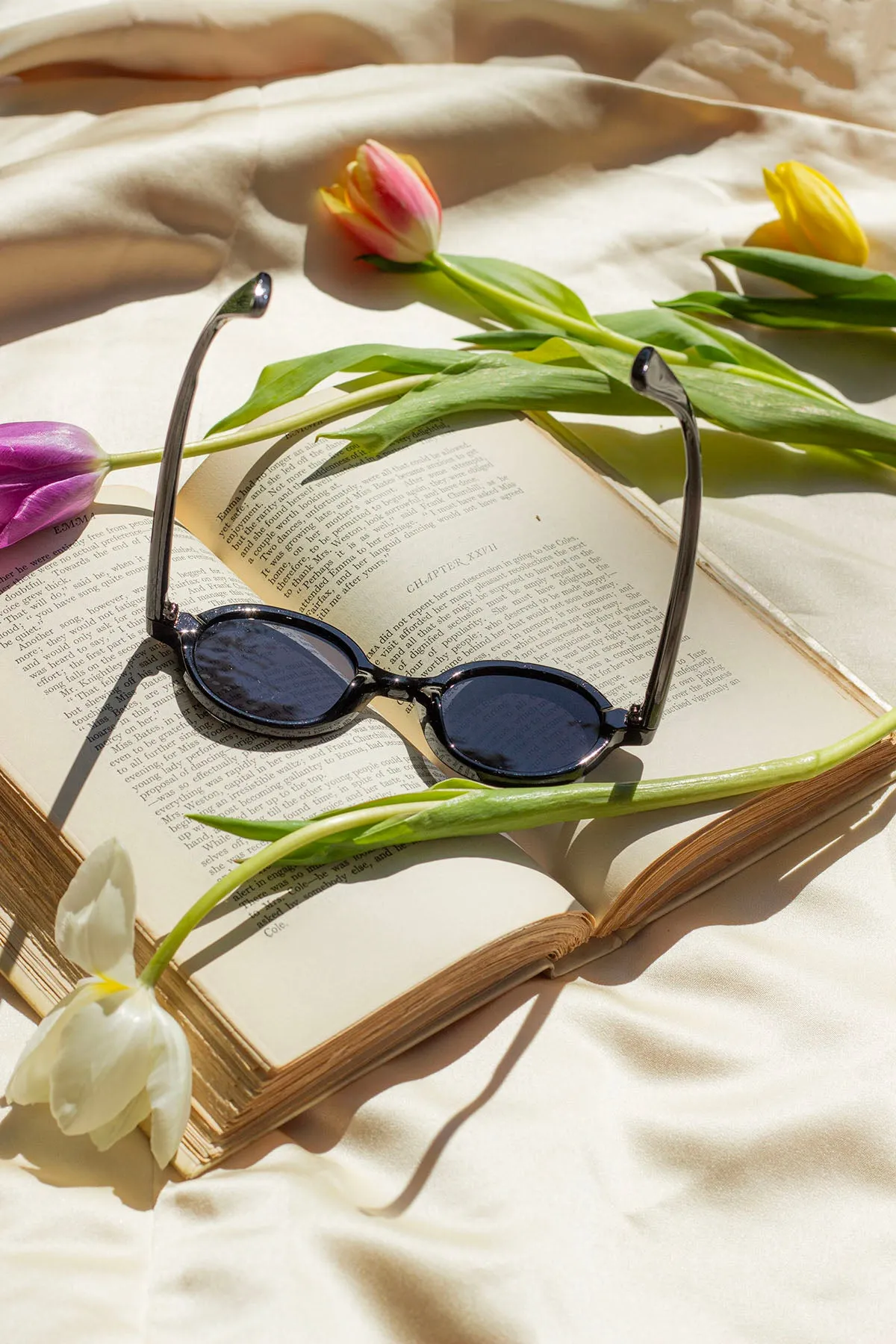 Small Round Rim Retro Look Sunglasses