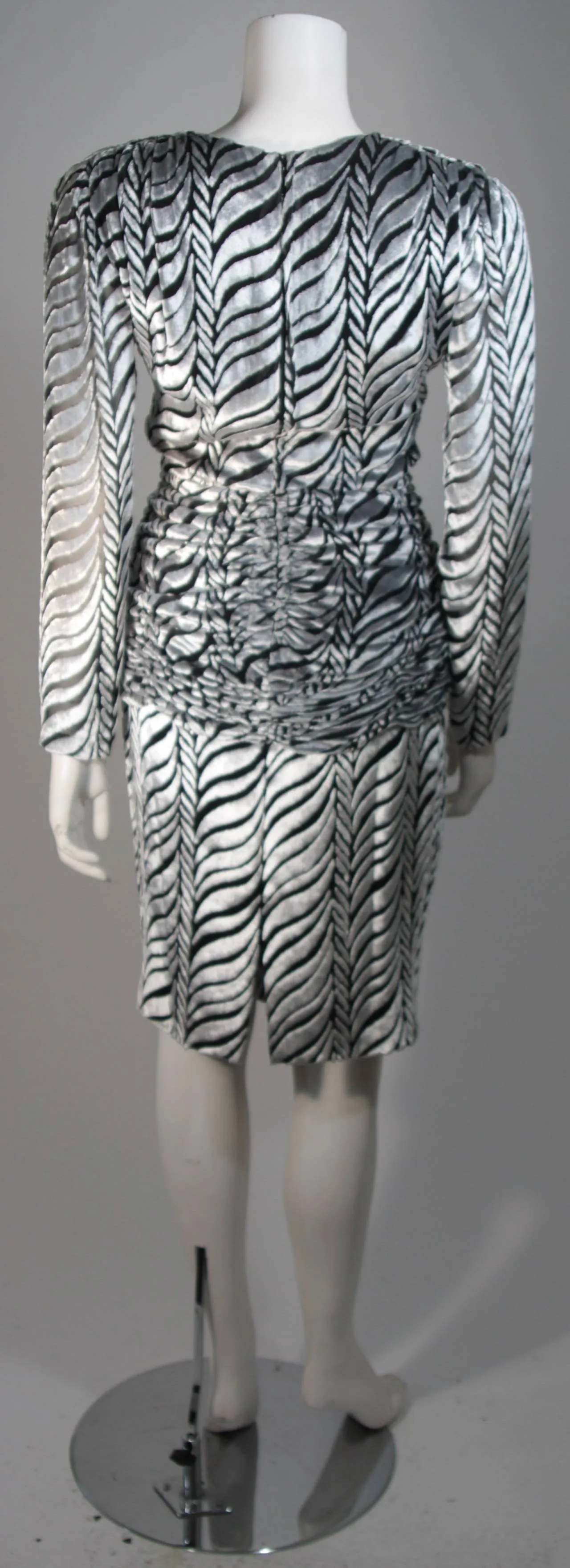 VICKY TIEL Black & Silver Burnout Velvet Cocktail Dress Size Small