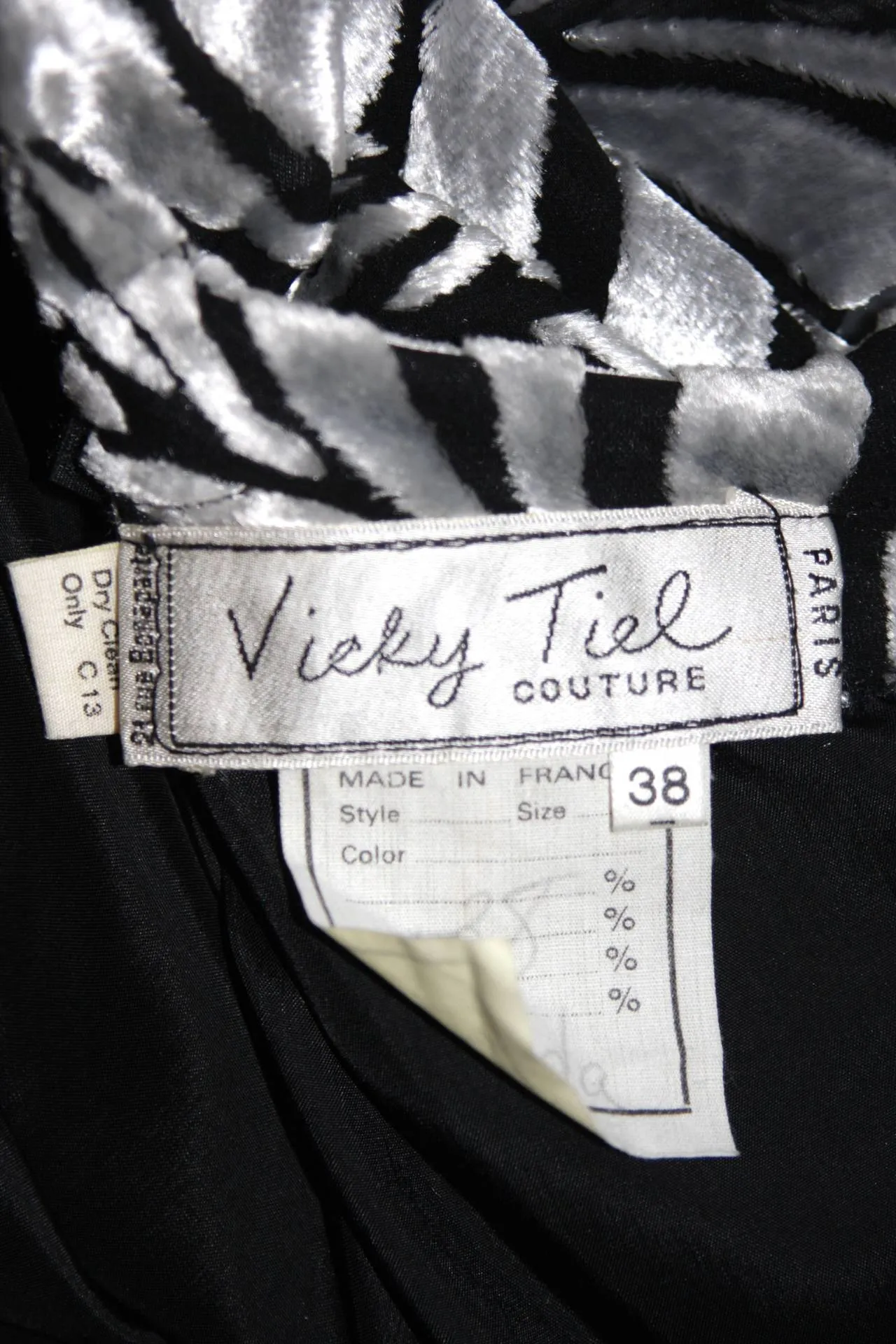 VICKY TIEL Black & Silver Burnout Velvet Cocktail Dress Size Small