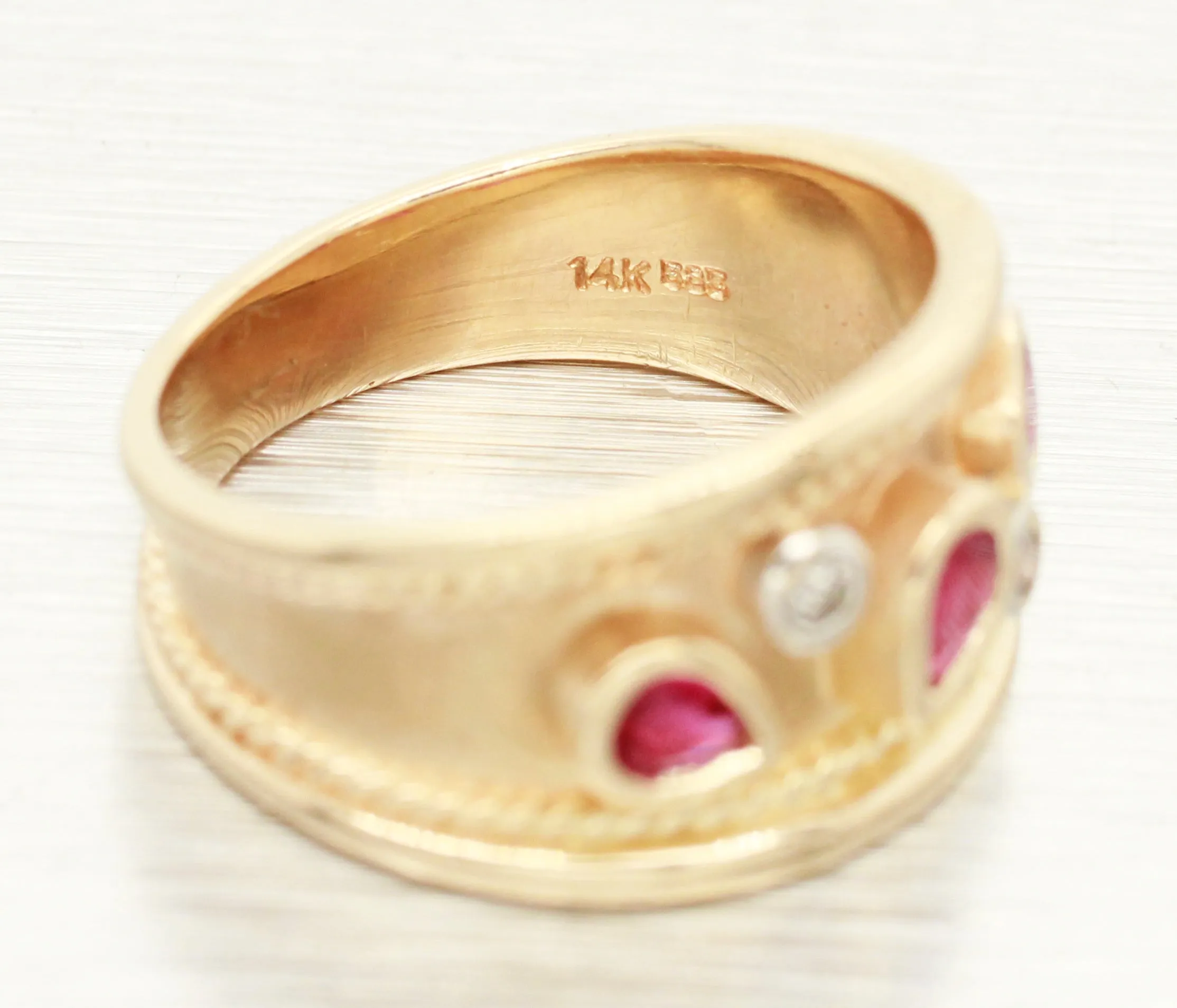 Vintage 0.40ctw Pear Cut Ruby & Diamond Band Ring - 14k Yellow Gold w/ Milgrain