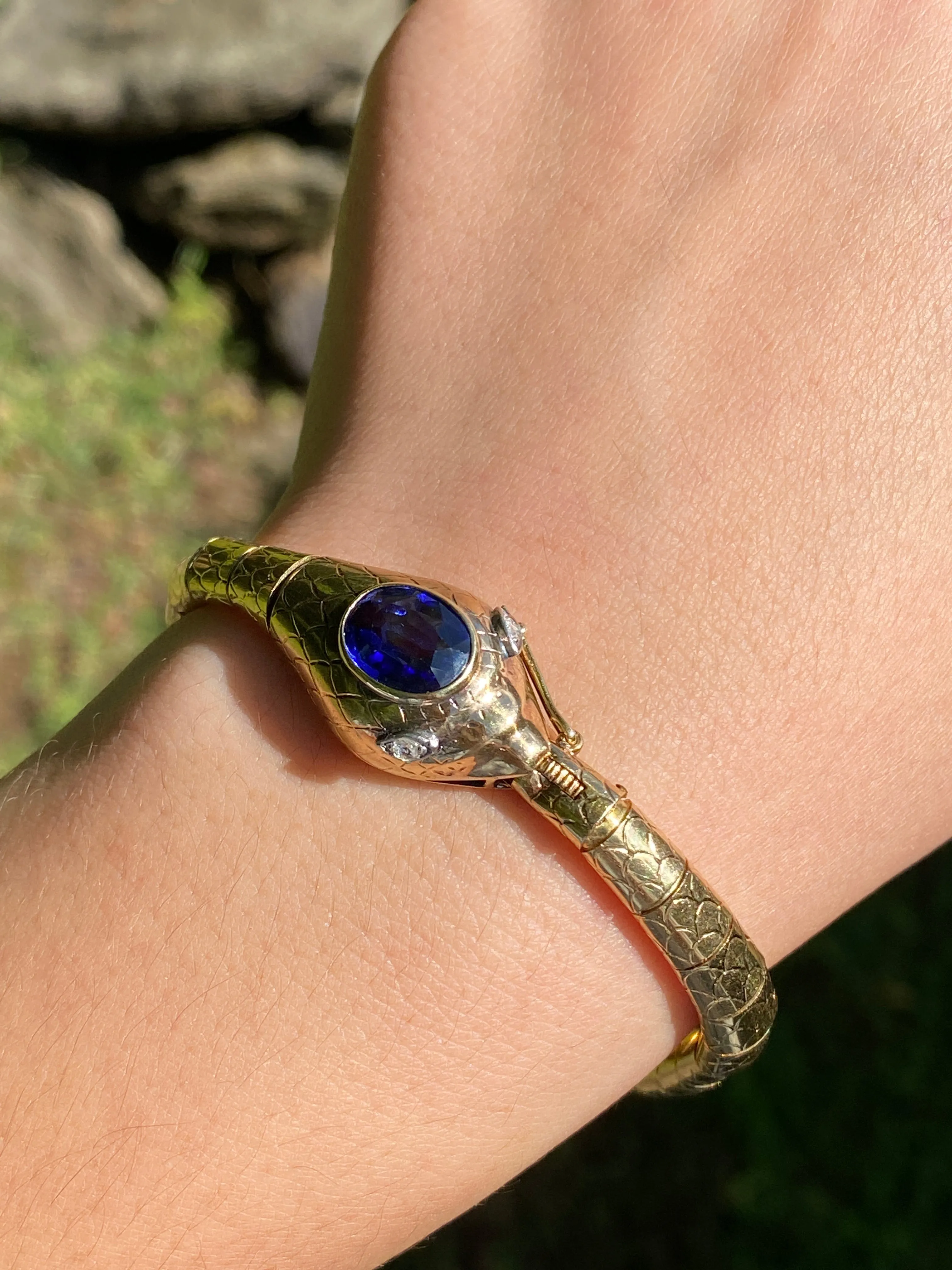 Vintage 16K Gold, Sapphire and Diamond Articulated Snake Bracelet