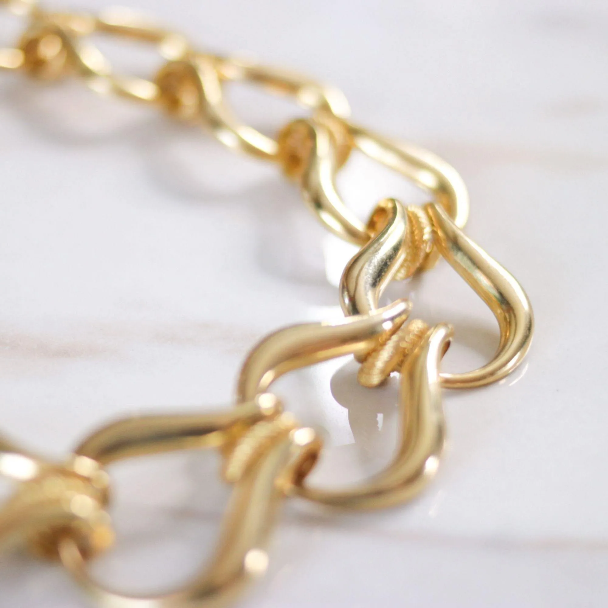 Vintage 1980s Chunky Gold Stirrup Link Necklace