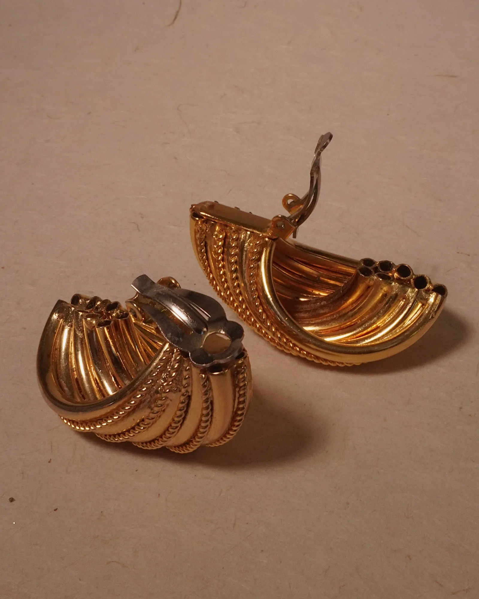 Vintage 80's Textured Tube Knot Clip Ons
