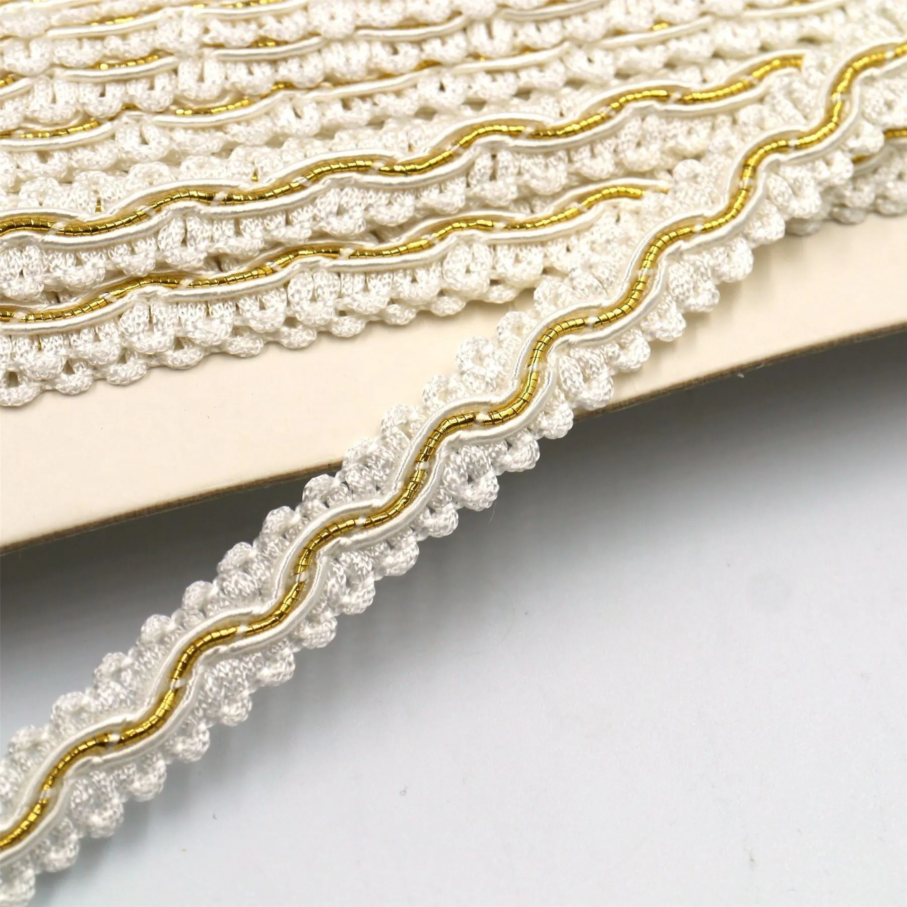 Vintage Braid With Metallic 'Wave' Design 10mm 1724