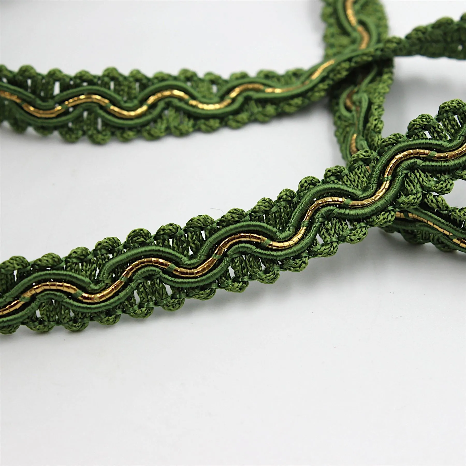 Vintage Braid With Metallic 'Wave' Design 10mm 1724