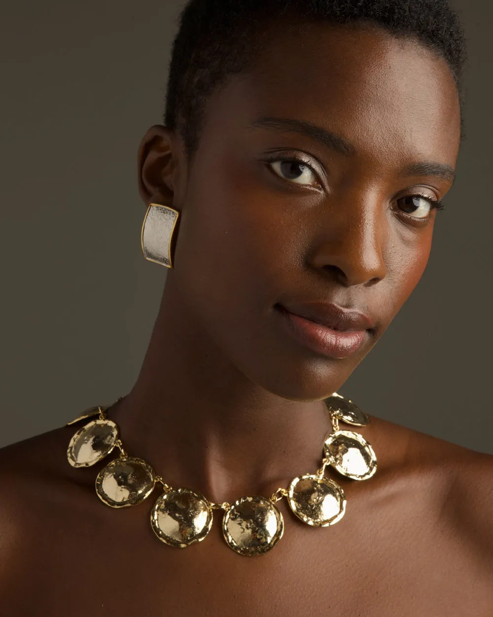 VINTAGE BRUTALIST DISC NECKLACE