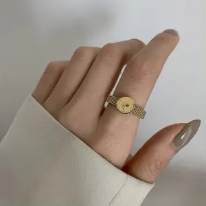 Vintage Creative Beauty Head Portrait Gold Ring