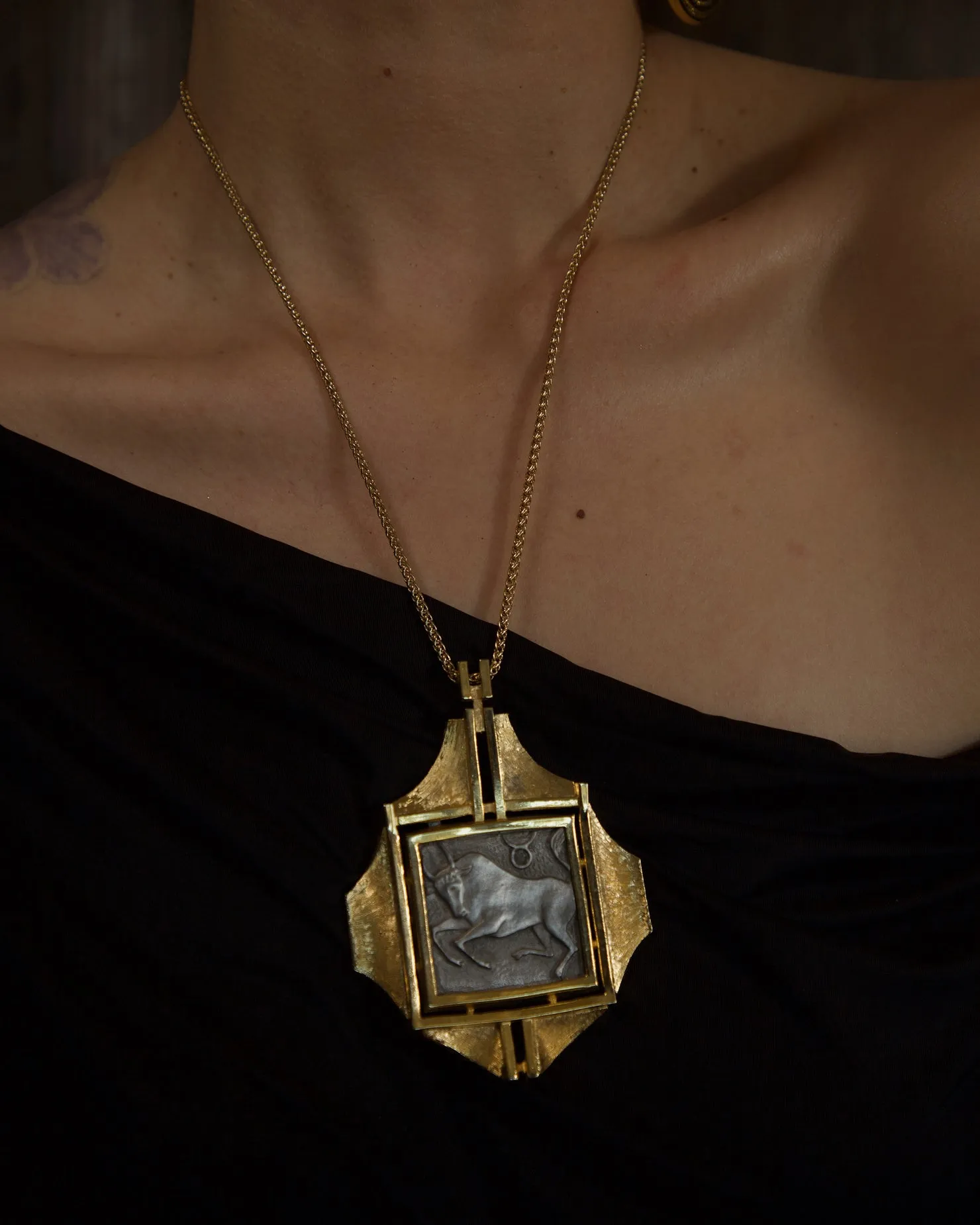 Vintage Leo Razza Pendant Necklace