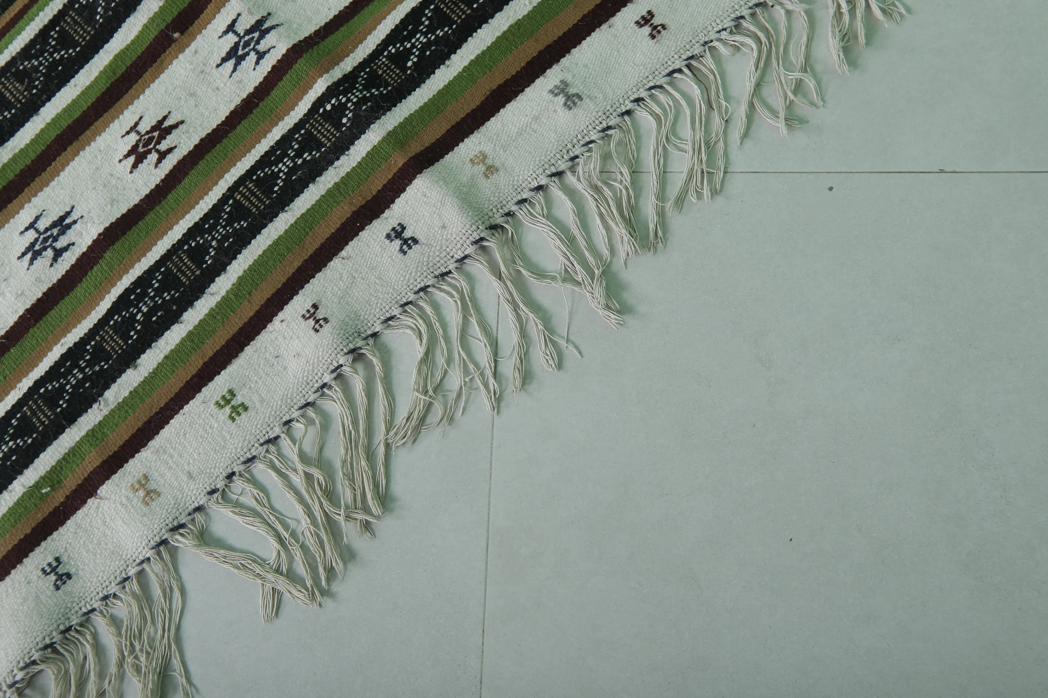 Vintage Moroccan Rug - 4.2 x 8.2 Feet Handmade Traditional Rug