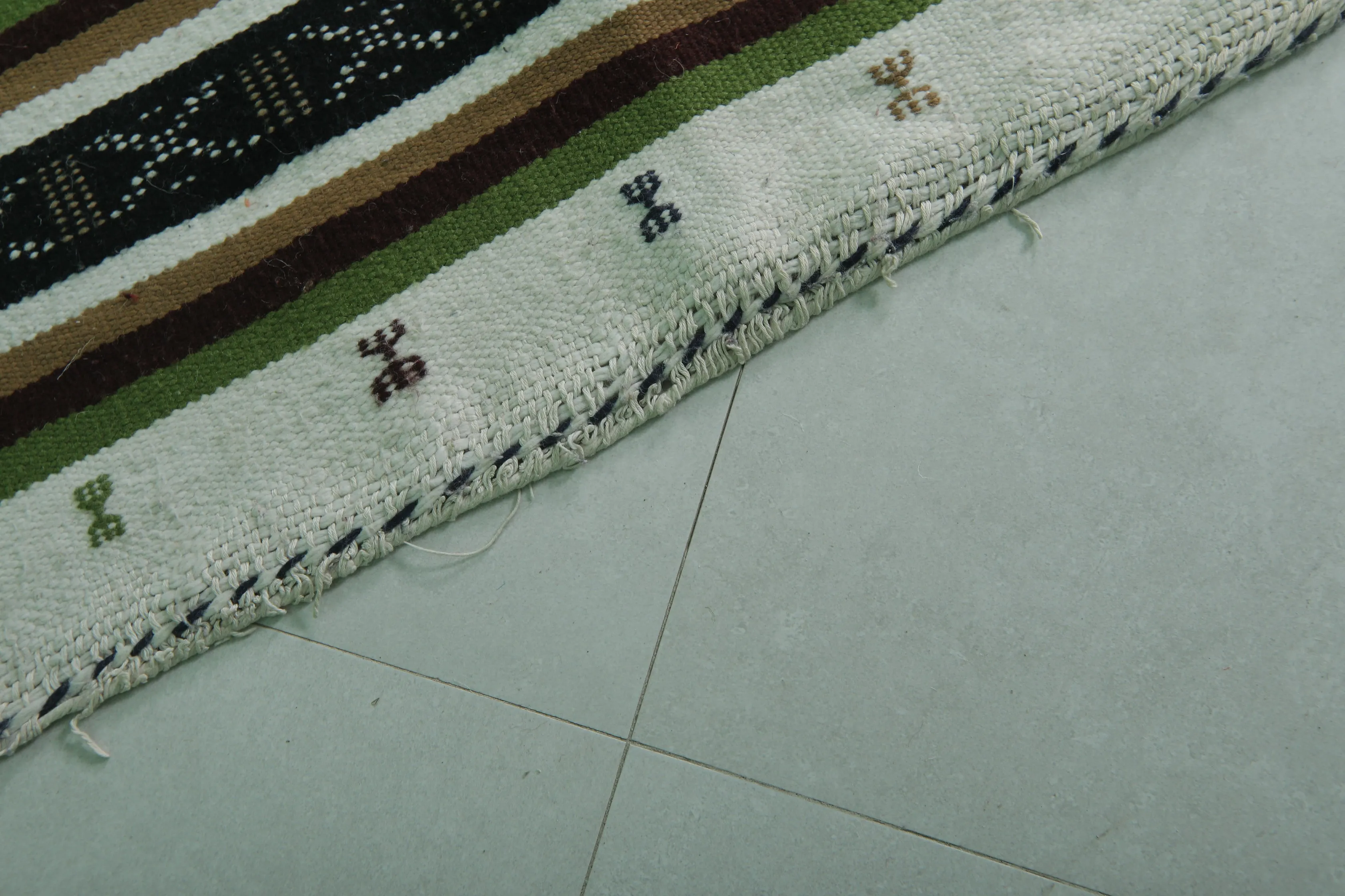 Vintage Moroccan Rug - 4.2 x 8.2 Feet Handmade Traditional Rug