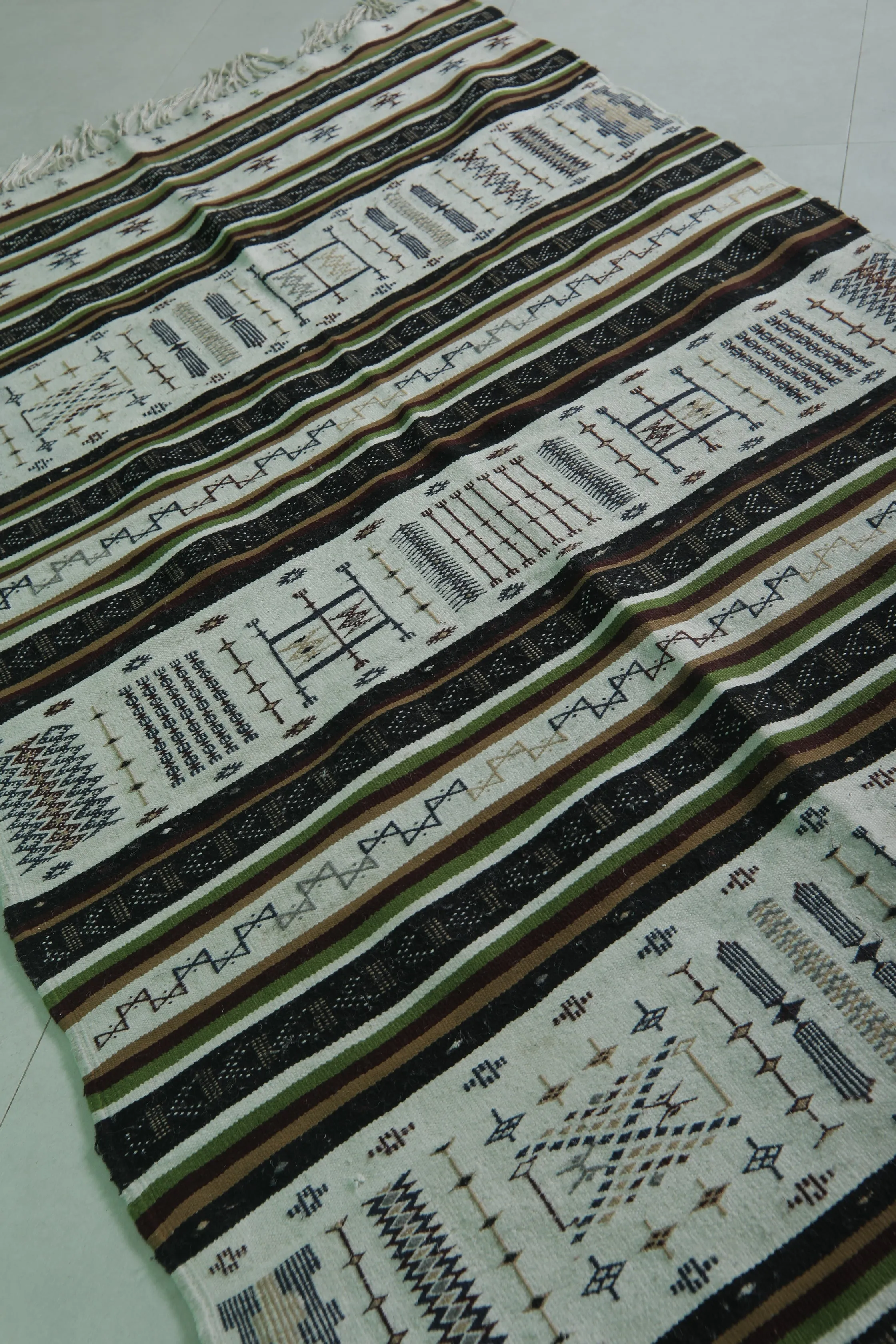 Vintage Moroccan Rug - 4.2 x 8.2 Feet Handmade Traditional Rug