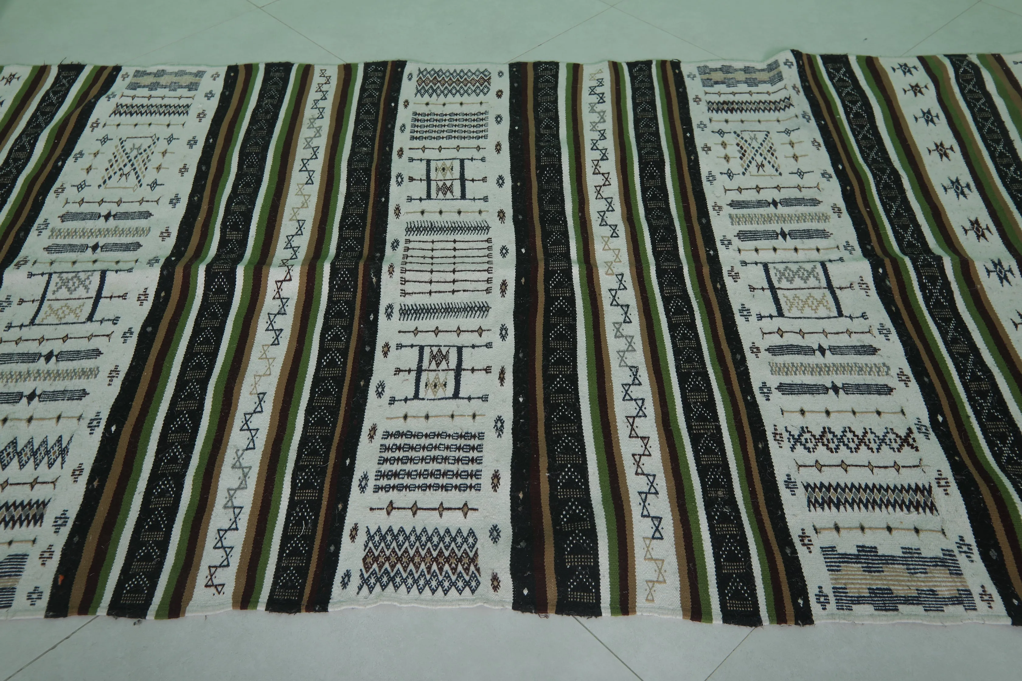 Vintage Moroccan Rug - 4.2 x 8.2 Feet Handmade Traditional Rug