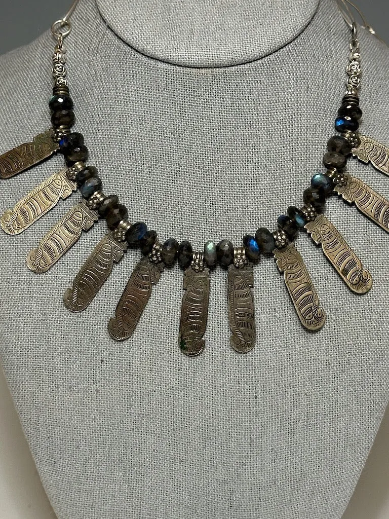 VINTAGE SILVER AND FACETED LABRADORITE STATEMENT NECKLACE LCN560
